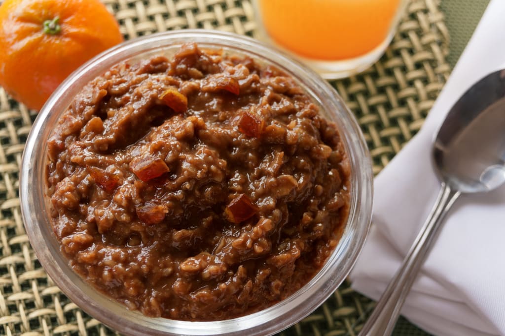 Cocoa-date Oatmeal